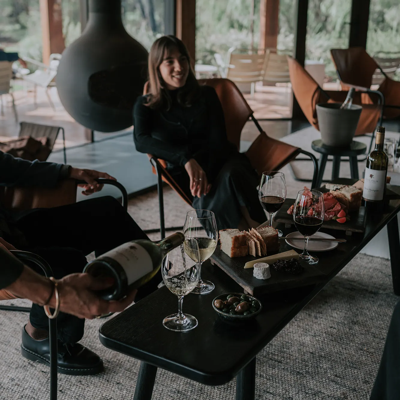 Wine Lounge no fire square