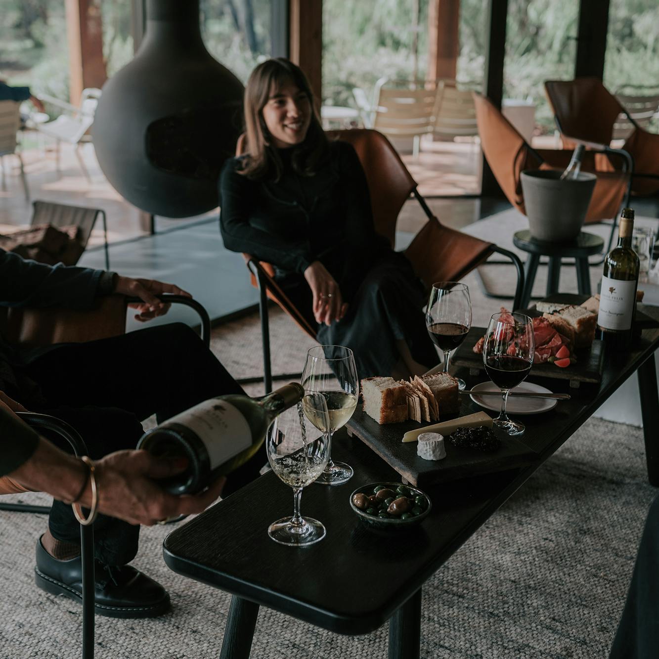 Wine Lounge no fire square